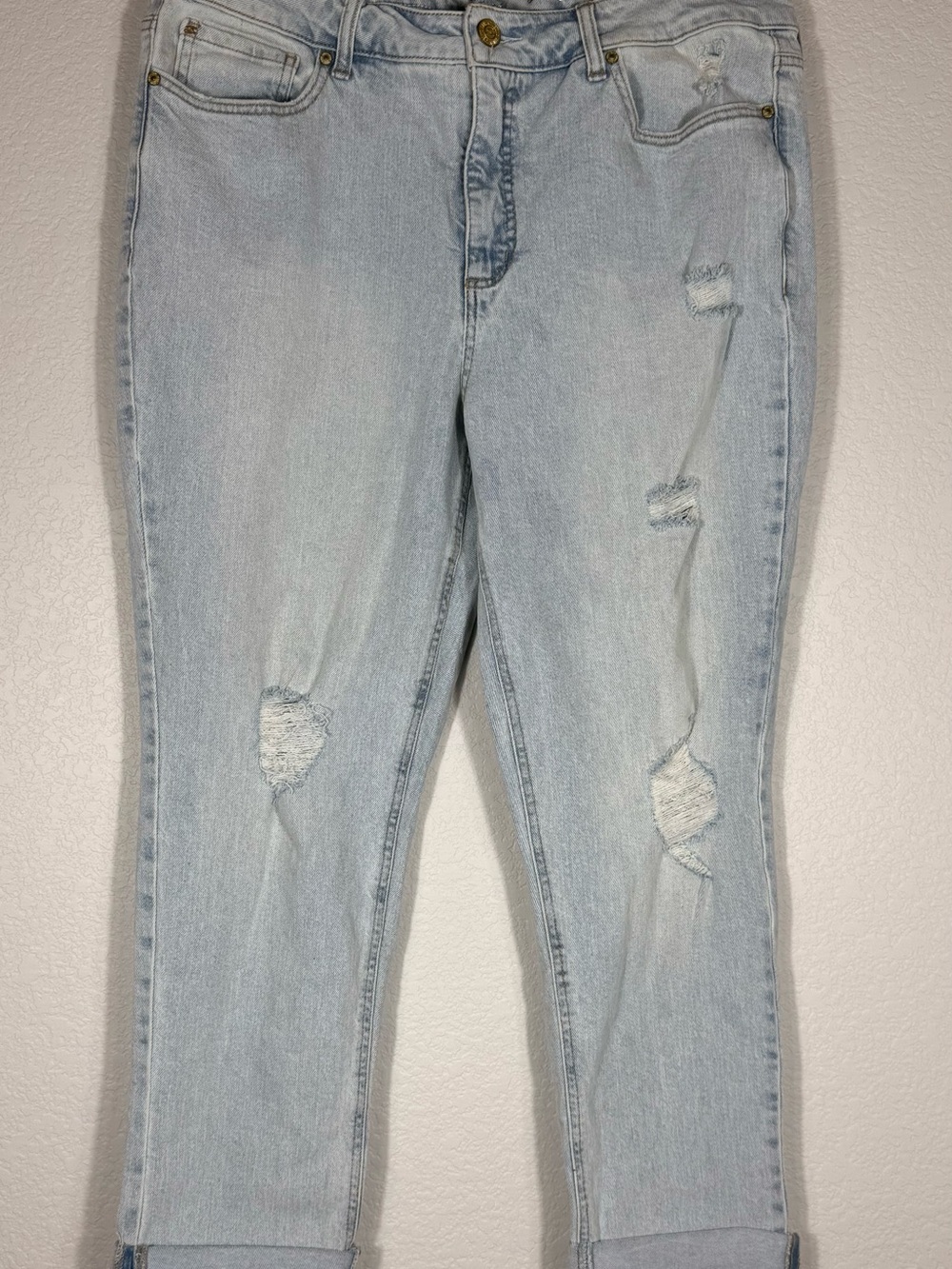 Seven7 Light Wash Distressed Boyfriend Jeans Women’s Size 16